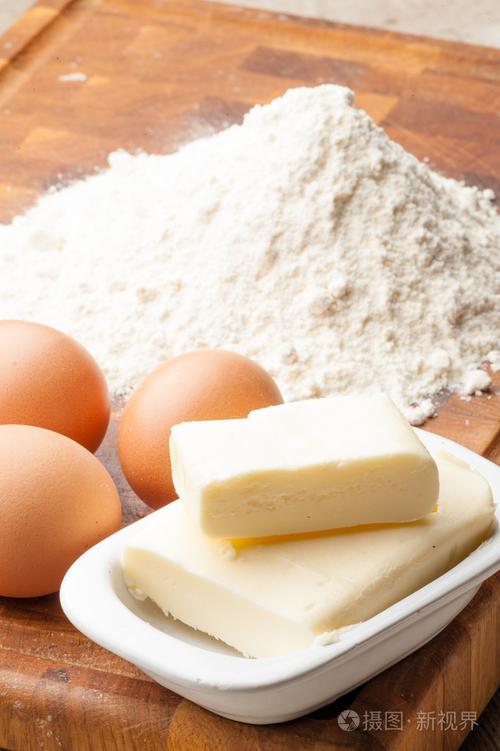鸡蛋黄油和面粉