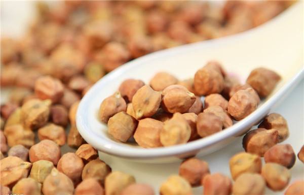 鹰嘴豆对我们健康是非常有好处的,在平时很多人都爱吃鹰嘴豆这样的